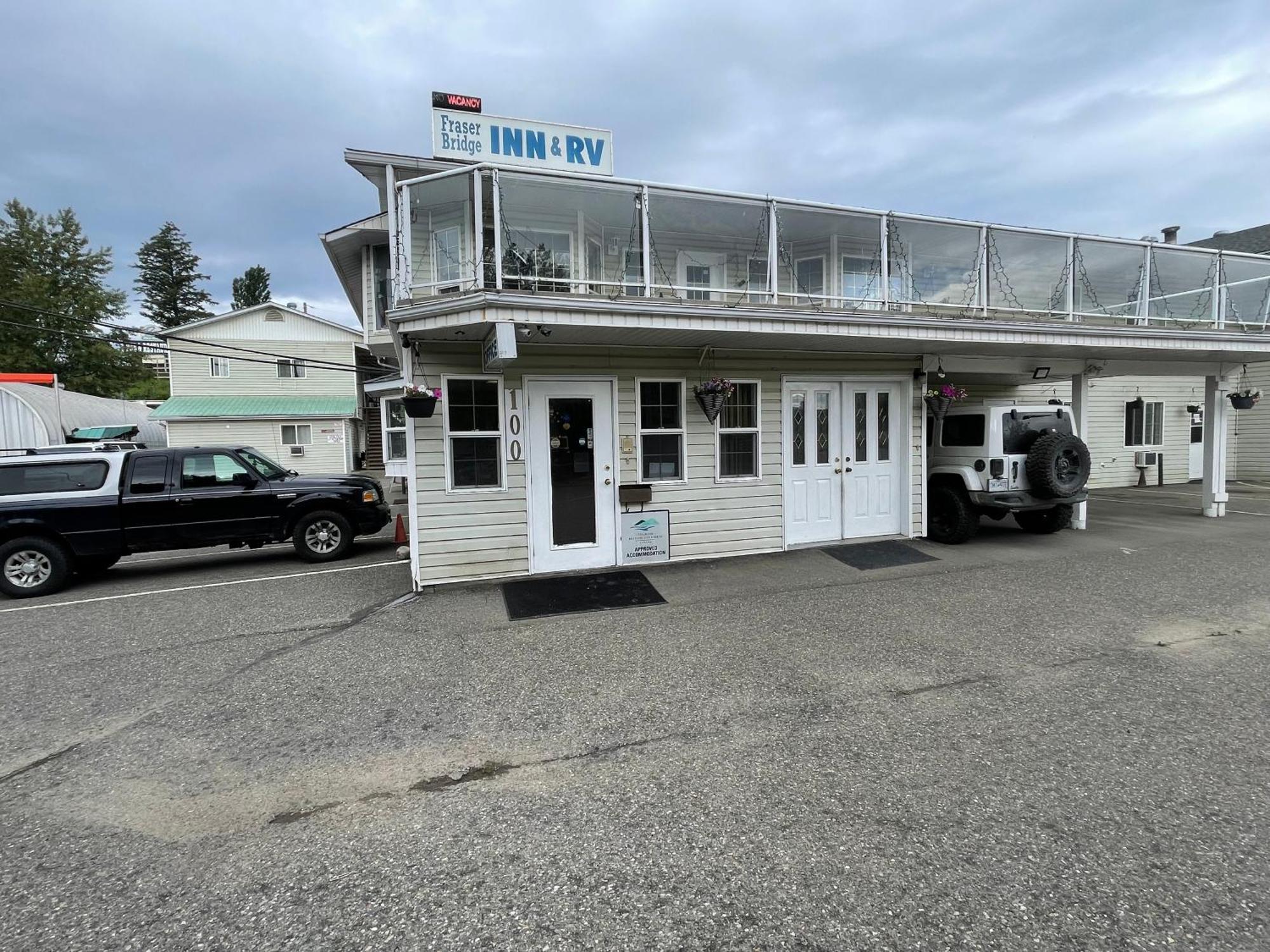 Fraser Bridge Inn Quesnel Luaran gambar